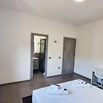 Caelia - Casa Con 3 Matrimoniali Con Bagni Interni *