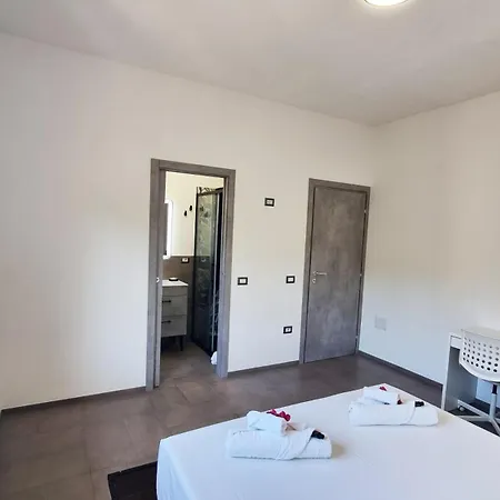 Caelia - Casa Con 3 Matrimoniali Con Bagni Interni *